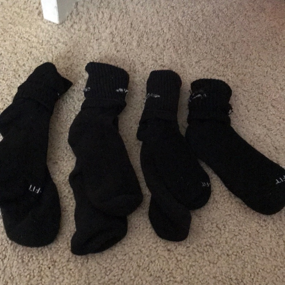 5 pairs of dri-fit Nike socks